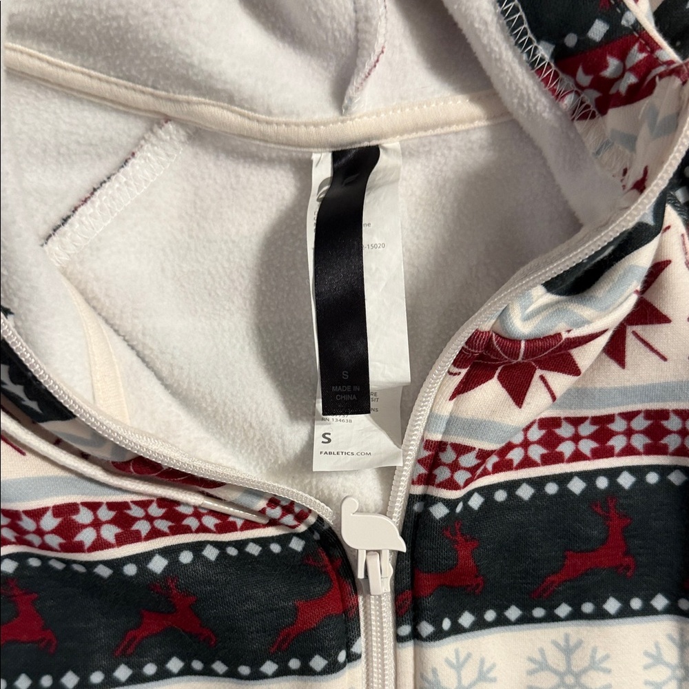 Fabletics Red And White Patterned Sweatshirt Ones… - image 2